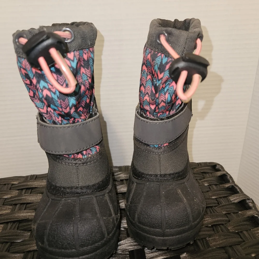 Columbia Kids' Boots with Pink and Blue Chevron Size 5 Winter Snow